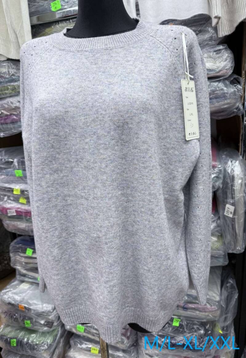 Swetry damskie Roz M/L-XL/2XL. Mix kolor. Paczka 8 szt